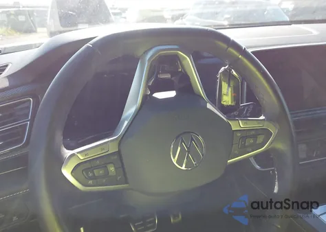 2024 Volkswagen Atlas Cross Sport 2.0T Sel R-Line z USA, uszkodzony, nr VIN 1V2AE2CA2RC225066